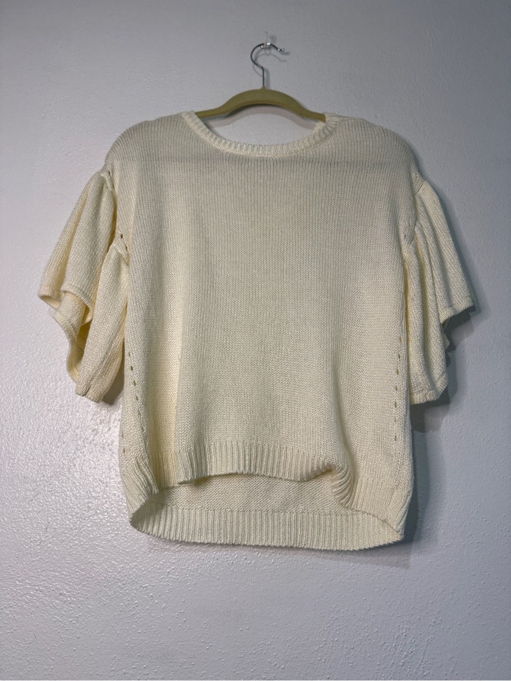 One Grey Day Cream Knit Short-Sleeve Sweater Top. Sz XS.